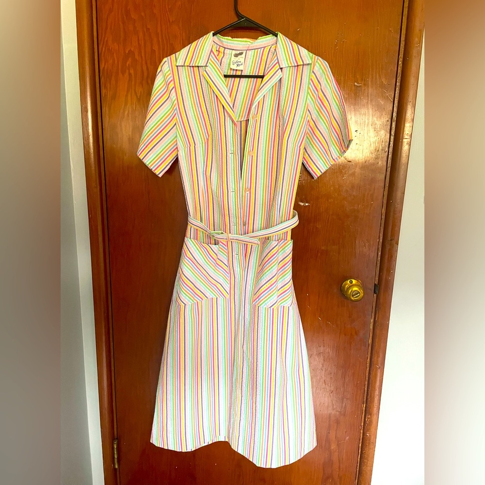 Colorful Vintage Midi Dress 🌈
